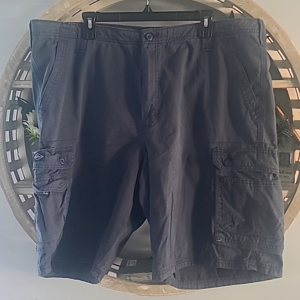 Lee men's cargo shorts. Bundle of 2 pair. Size 42. - Picture 5 of 9